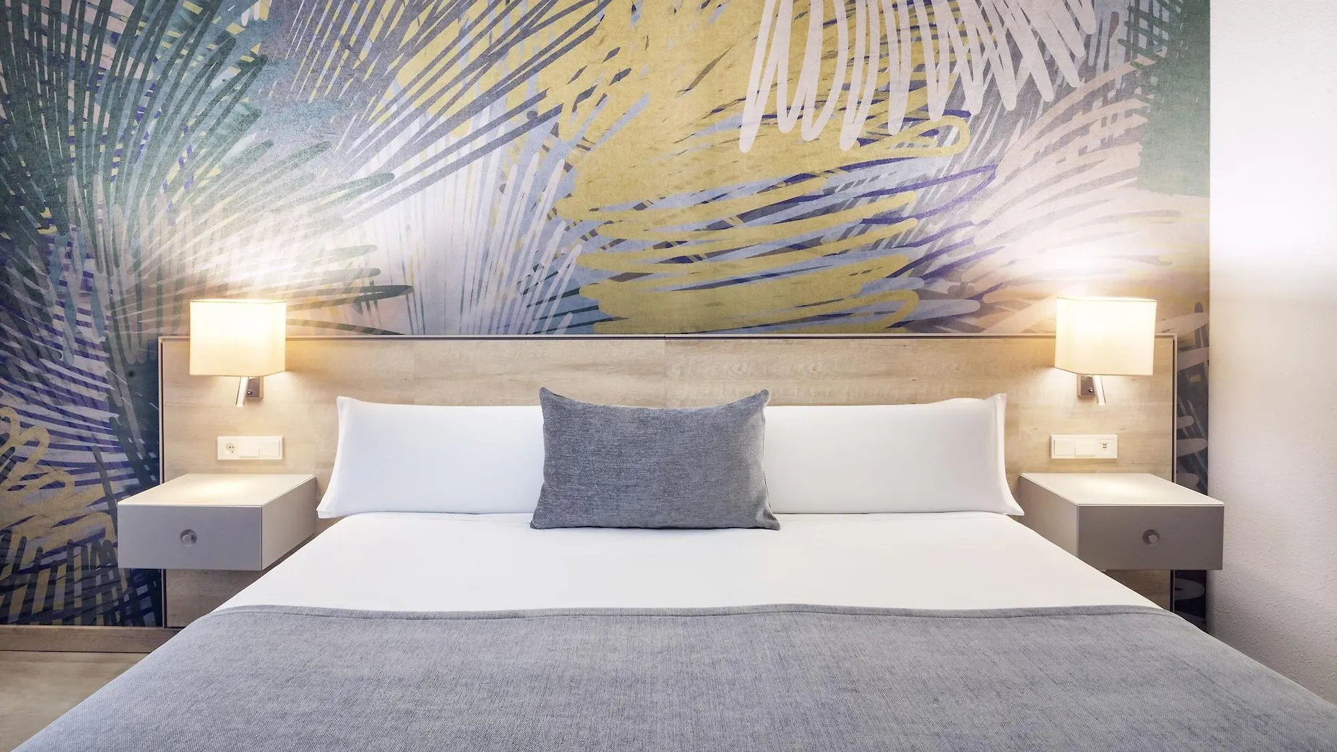 Salles Ciutat Del Prat Barcelona Airport El Prat de Llobregat Hotel